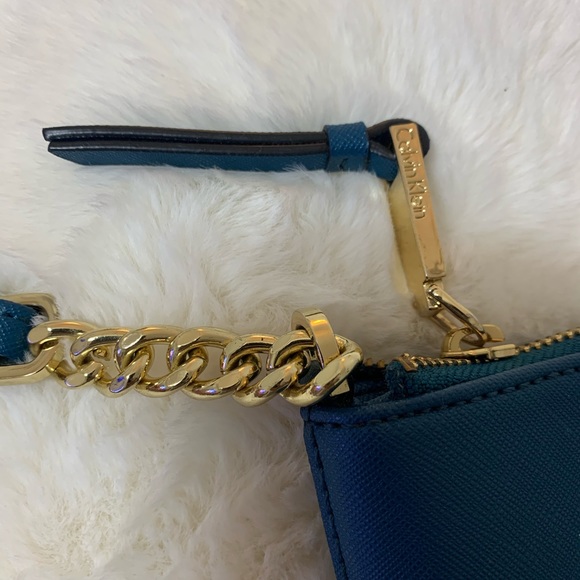 Calvin Klein crossbody bag - Picture 2 of 2